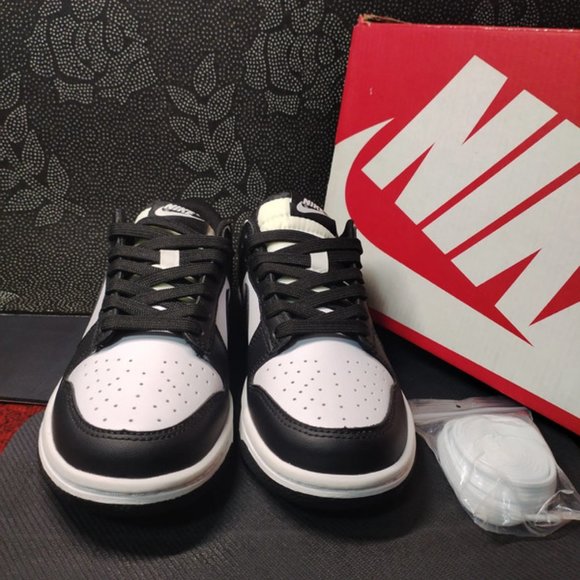 Nike Slam Dunk series panda sneakers - Picture 2 of 5